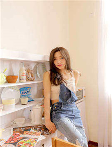 美女被强吻胸视频-美女被日出水